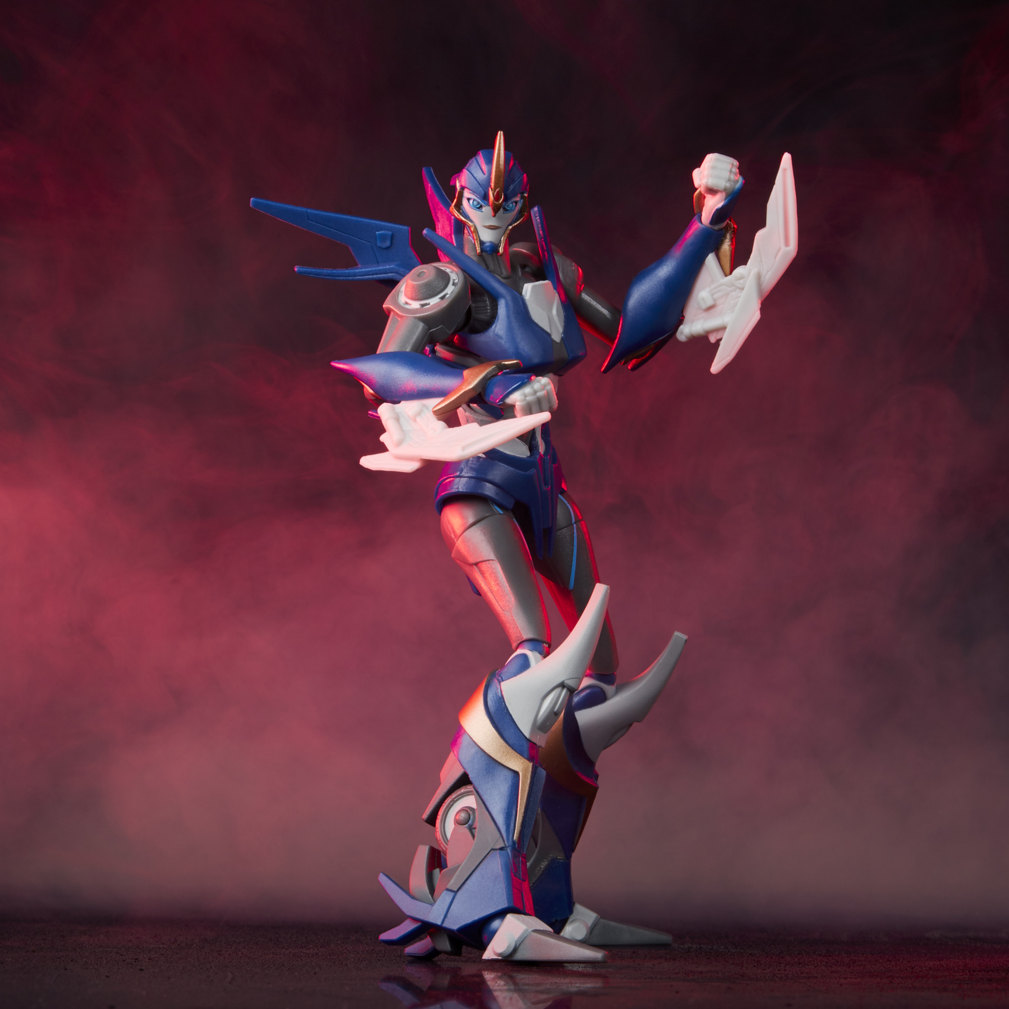 Transformers R.E.D Transformers Prime Arcee In-Hand Review by PrimeVsPrime